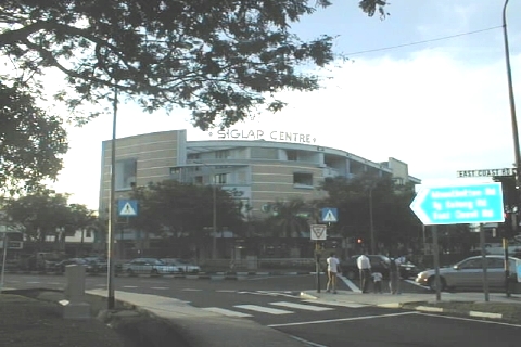 Siglap2.jpg (123233 bytes)